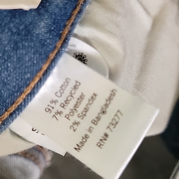 SO brand NWT curvy jegging size 17 or 33W super high rise Distressed Stretch - Picture 9 of 9